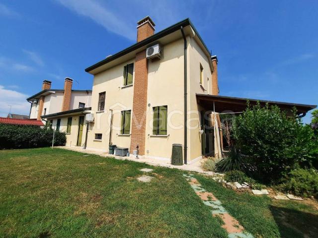 Villa Indipendente in vendita a Trebaseleghe, Padova