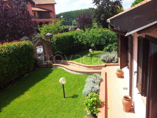 Villa Indipendente in vendita a Trivolzio, Pavia