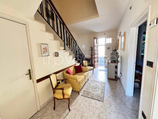 Villa Indipendente in vendita a Vaiano, Toscana