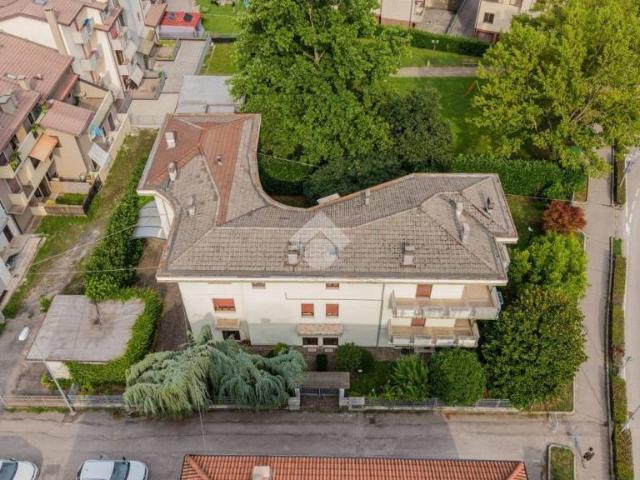 Villa Indipendente in vendita a Valdagno, Veneto