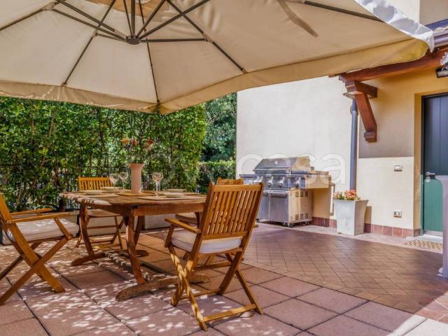 Villa Indipendente in vendita a Varese, Lombardia