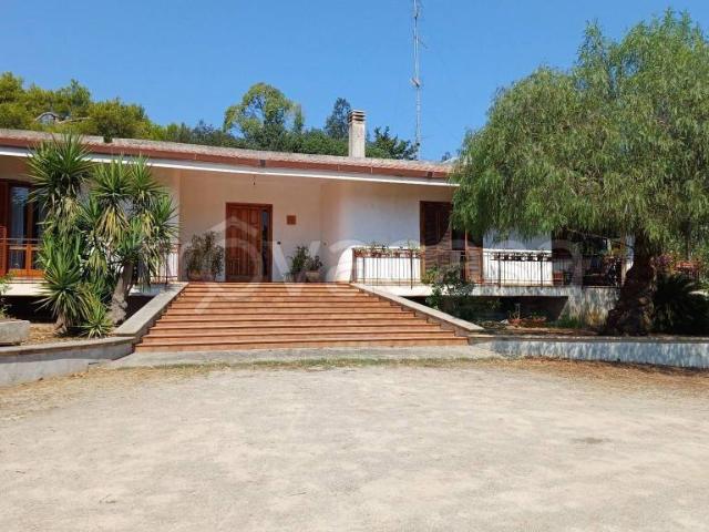 Villa Indipendente in vendita a Veglie, Lecce