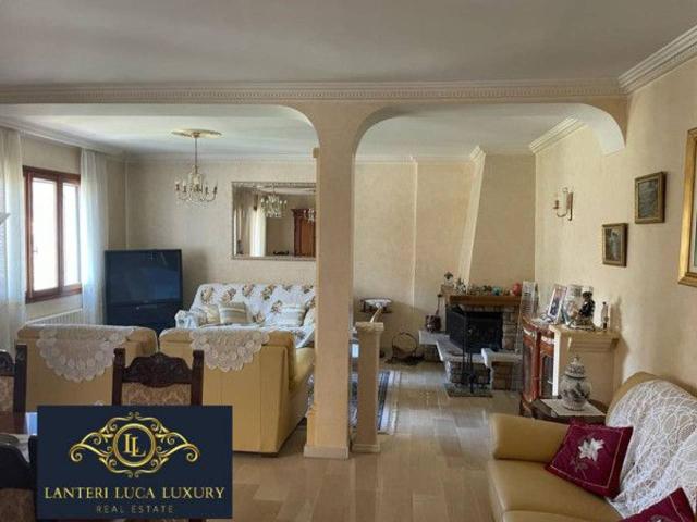 Villa Indipendente in vendita a Ventimiglia, Liguria