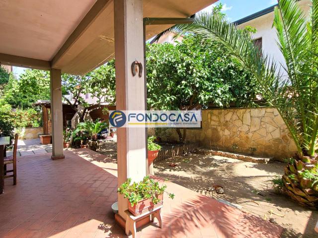 Villa Indipendente in vendita a Torre del Lago Puccini, Viareggio