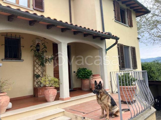 Villa Indipendente in vendita a Vicchio, Toscana