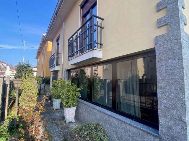 Villa Indipendente in vendita a Cascina Aguzzafame, Vigevano