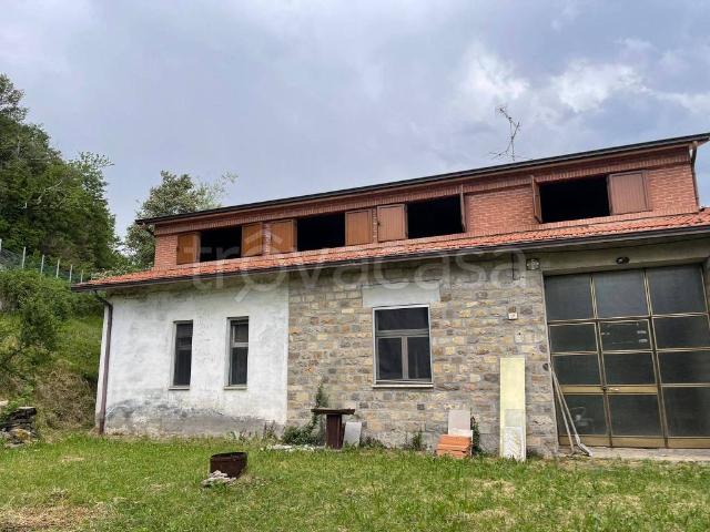 Villa Indipendente in vendita a Appennino Reggiano, Re