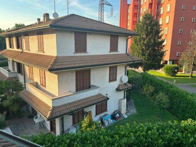 Villa Indipendente in vendita a Vimodrone, Lombardia