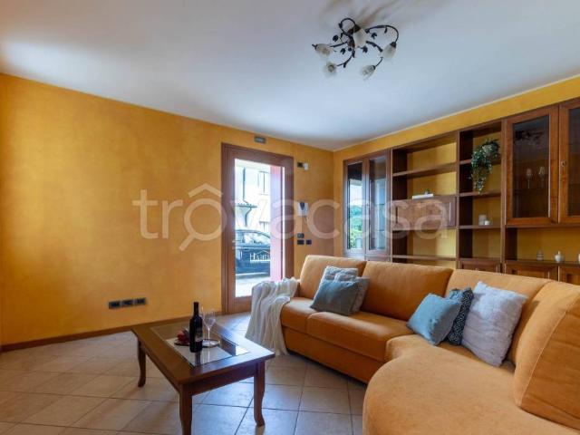 Villa Indipendente in vendita a Volpago Del Montello, Veneto