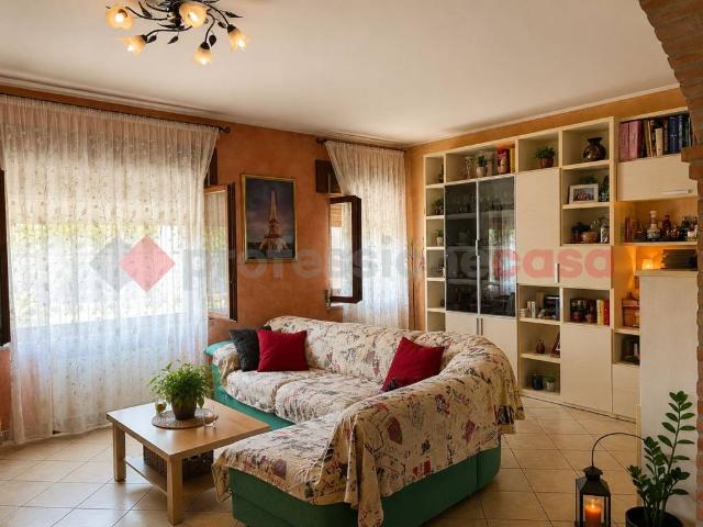Villa Indipendente in vendita a Zimella, Veneto
