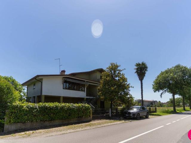 Villa Indipendente in vendita a Zoppola, Friuli-Venezia Giulia