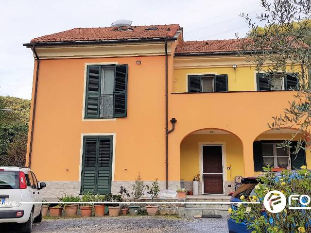 Villa Indipendente in vendita a Zuccarello, Liguria