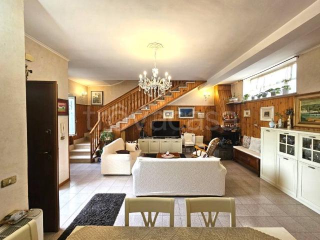 Villa Indipendente in vendita a Alatri, Lazio