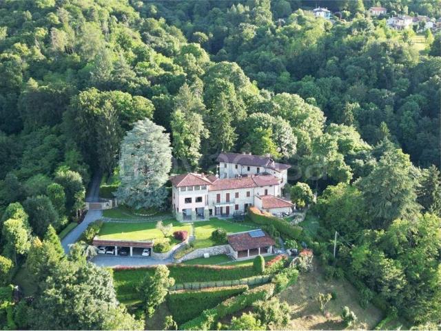 Villa Indipendente in vendita a Albavilla, Como