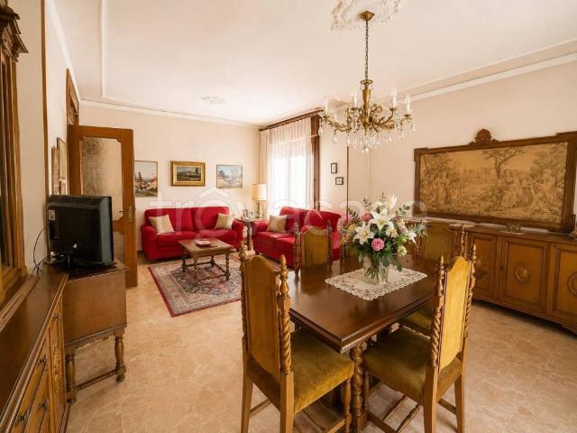 Villa Indipendente in vendita a Montecchio Maggiore, Veneto