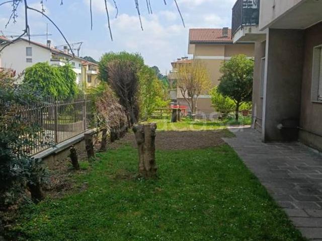 Villa Indipendente in vendita a Alzate Brianza, Lombardia