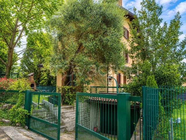 Villa Indipendente in vendita a Appiano Gentile, Lombardia