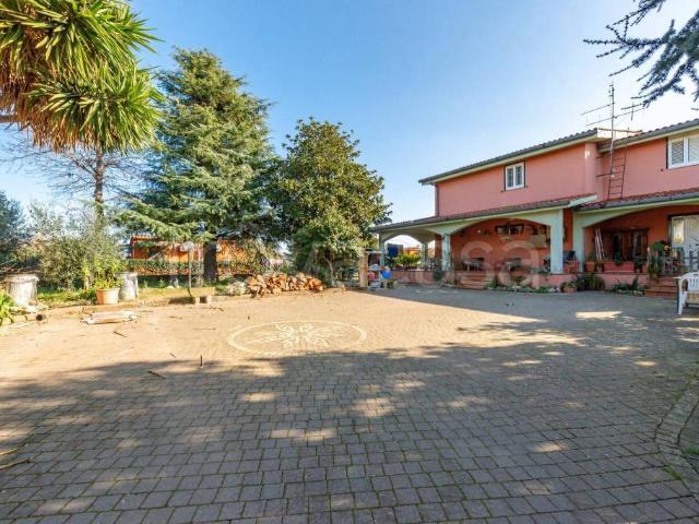 Villa Indipendente in vendita a Colle Azzurro, Aprilia
