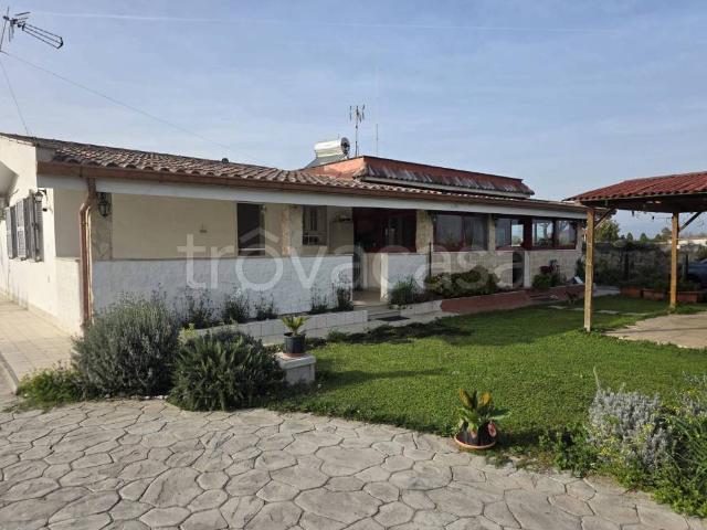 Villa Indipendente in vendita a Aprilia, Lazio