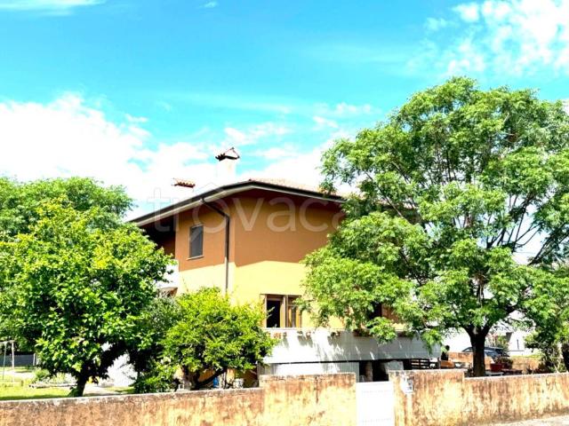 Villa Indipendente in vendita a Aquileia, Friuli-Venezia Giulia