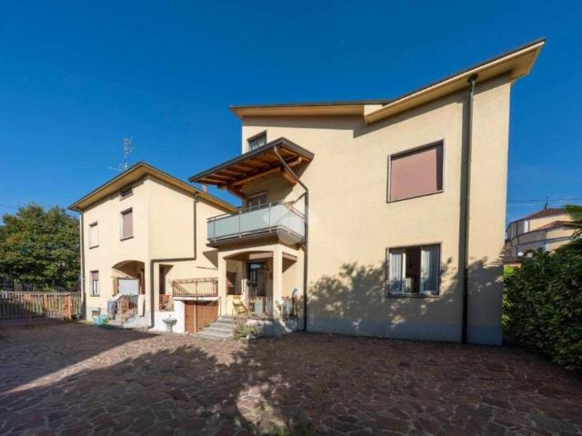 Villa Indipendente in vendita a Arosio, Como