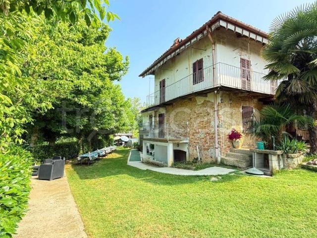 Villa Indipendente in vendita a Mombarone, Asti