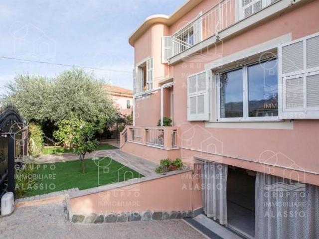 Villa Indipendente in vendita a Loano, Liguria