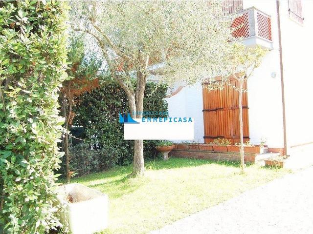 Villa Indipendente in vendita a Montignoso, Toscana