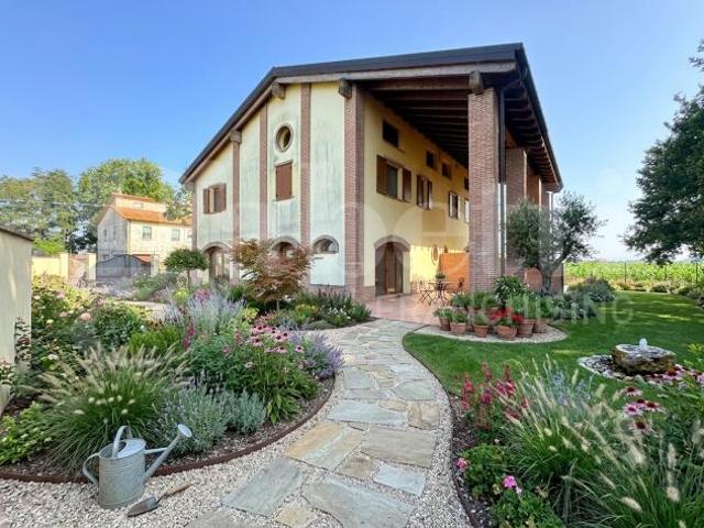 Villa Indipendente in vendita a Malalbergo, Bologna