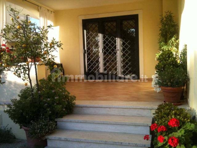 Villa Indipendente in affitto a Fregene, Roma Capitale