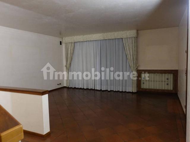 Villa Indipendente in affitto a Stra, Veneto