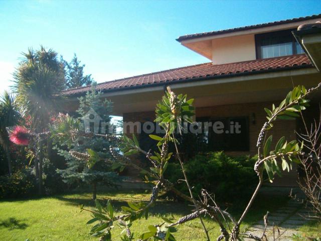 Villa Indipendente in affitto a Nocciano, Abruzzo