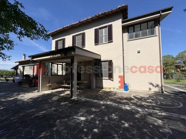 Villa Indipendente in vendita a Lido di Ulisse, Terracina