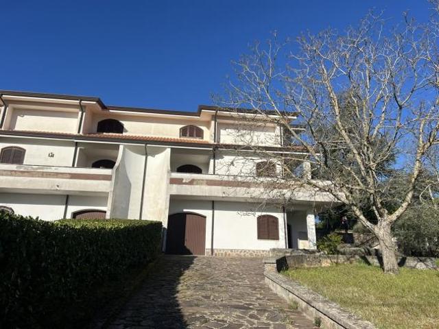 Villa Indipendente in vendita a Torre Cajetani, Lazio