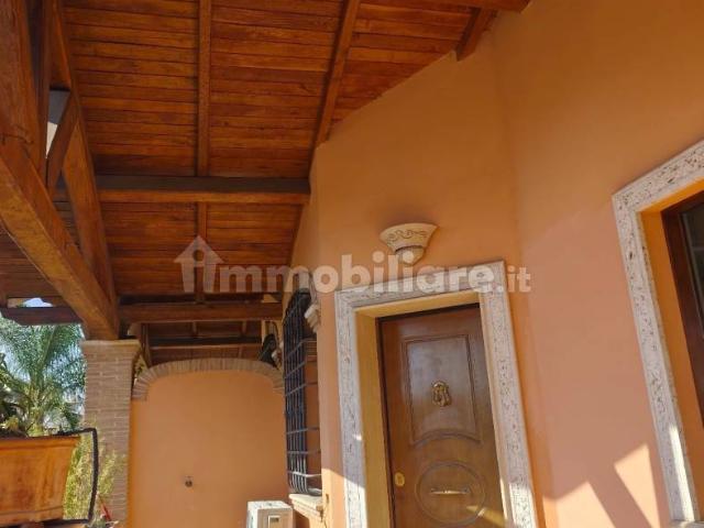Villa Indipendente in affitto a Municipio Roma X, Roma Capitale