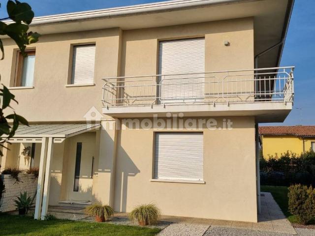 Villa Indipendente in affitto a Castelfranco Veneto, Veneto