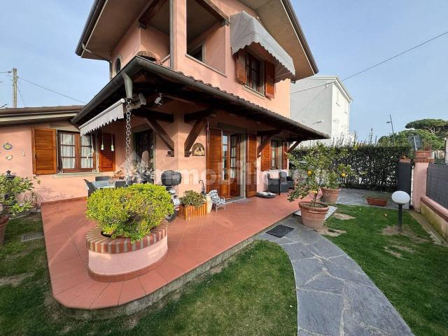 Villa Indipendente in affitto a Chiampo, Veneto