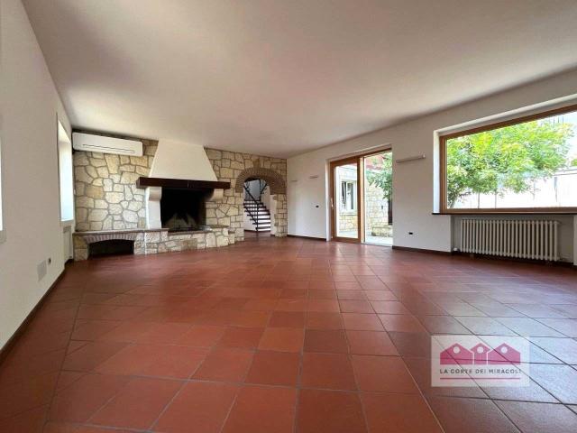 Villa Indipendente in affitto a False, Monteviale