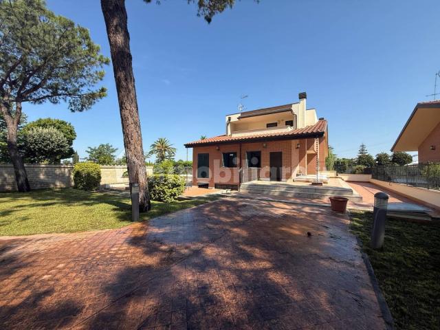 Villa Indipendente in affitto a Municipio Roma XI, Roma Capitale