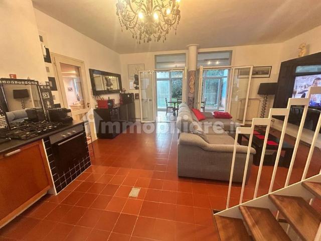 Villa Indipendente in affitto a Borgo Medievale, Roma Capitale