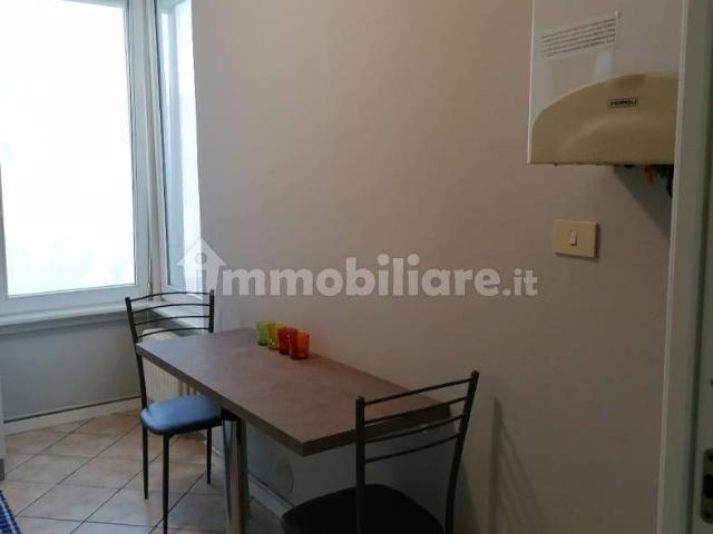 Villa Indipendente in affitto a Cinzano, Piemonte