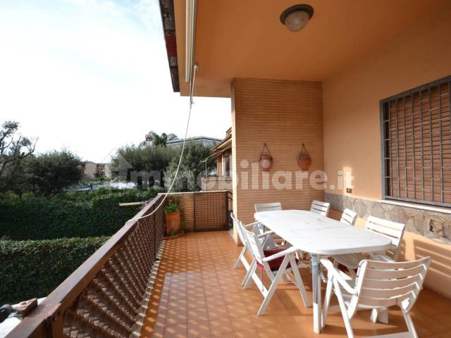 Villa Indipendente in affitto a Fregene, Roma Capitale