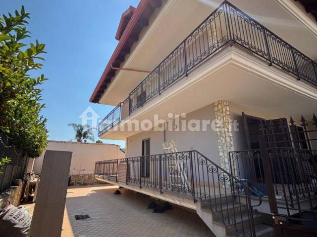 Villa Indipendente in affitto a Giugliano In Campania, Campania