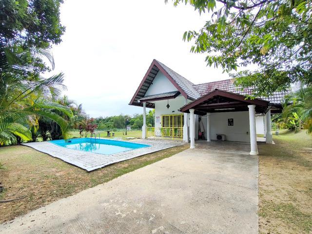 Bungalow for rent in Malaka