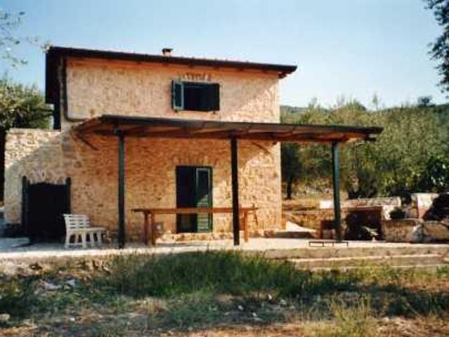 Villa Indipendente in vendita a Sonnino, Lazio