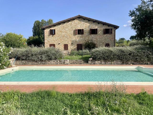 Casa in vendita a Marche, Fermo