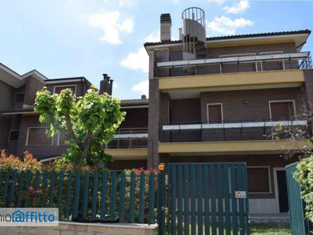 Villa Indipendente in affitto a Don Bosco, Roma Capitale