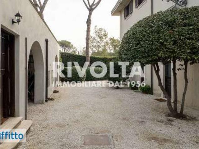 Villa Indipendente in affitto a Municipio Roma XV, Roma Capitale