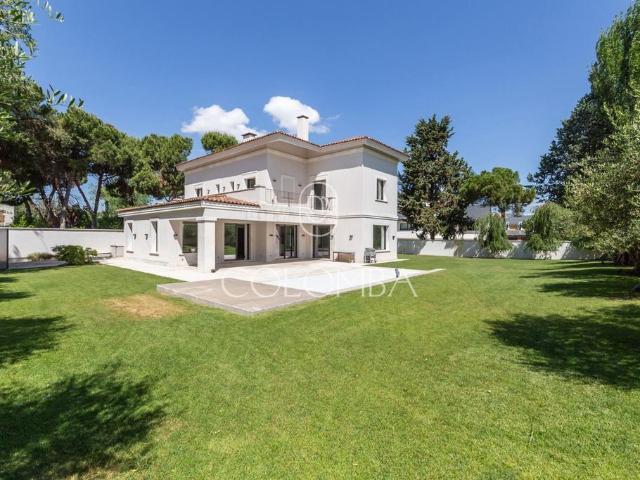 Villa en venta en Madrid, Concepción