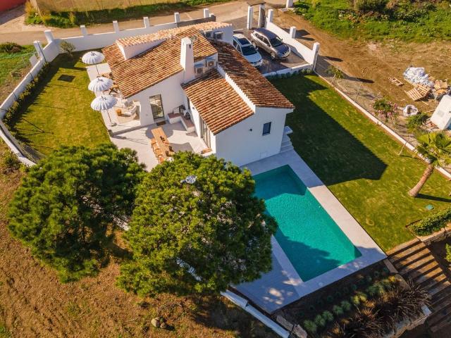 Villa en alquiler en Estepona, Puerto Romano